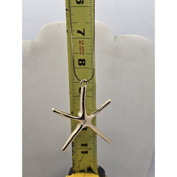 Goldtone Starfish Pendant on a Gold Tone Chain W/ Goldtone Earrings - Picture 3 of 3